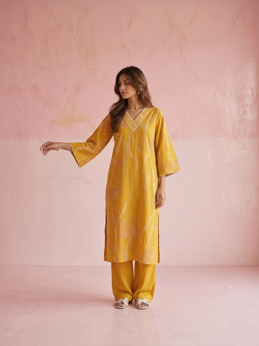 Yellow cotton kurta set with abstract print